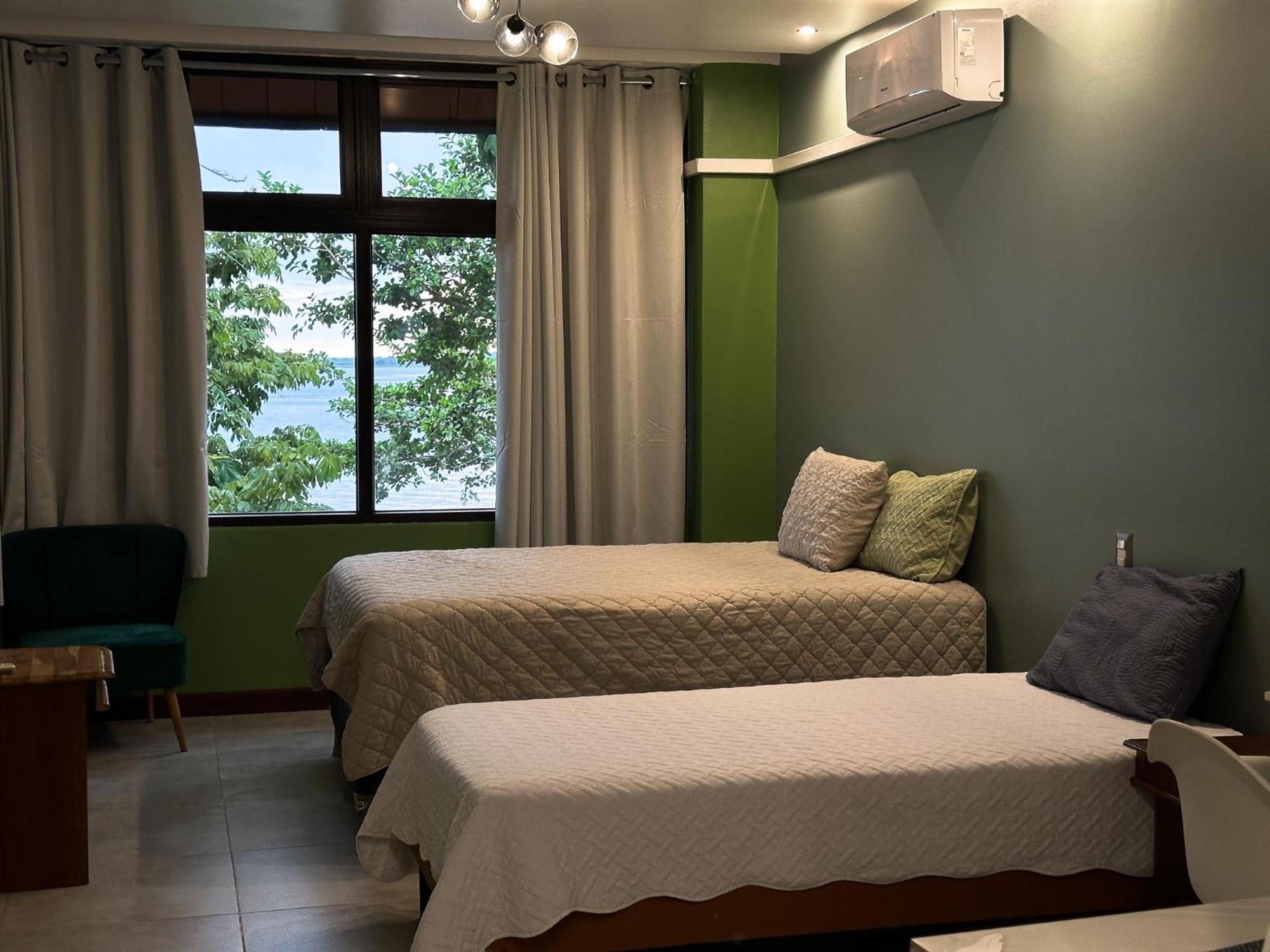 Las Luciernagas Hotel Flores Exterior photo