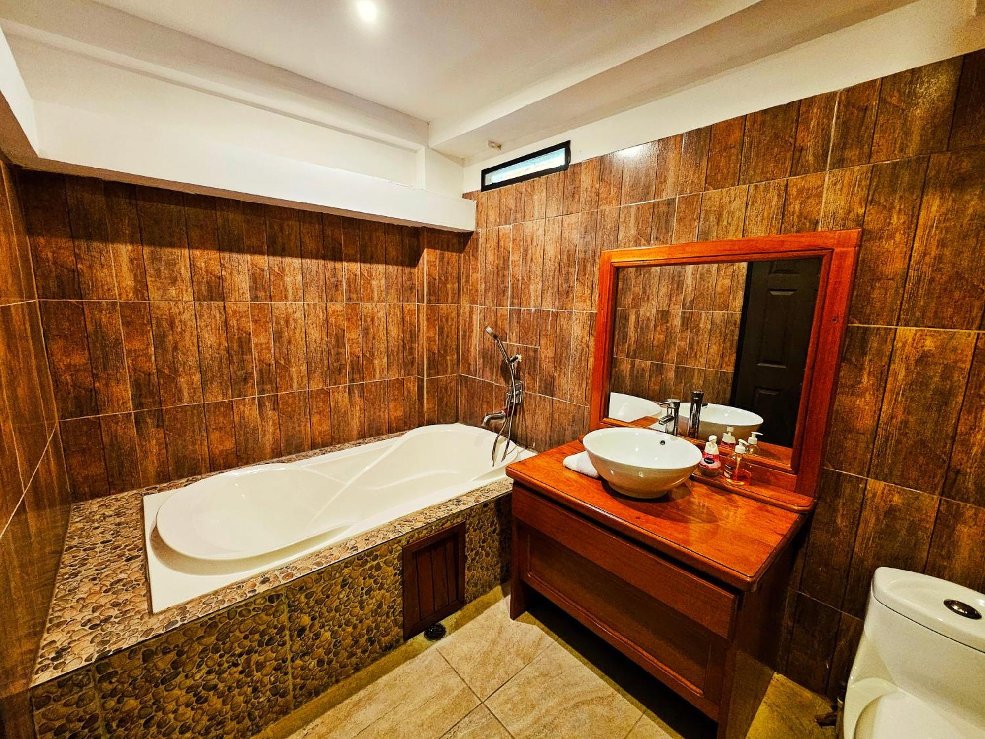 Las Luciernagas Hotel Flores Exterior photo